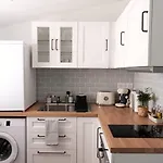 Studio Renove Avec Belle Terrasse