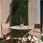 Studio Renove Avec Belle Terrasse